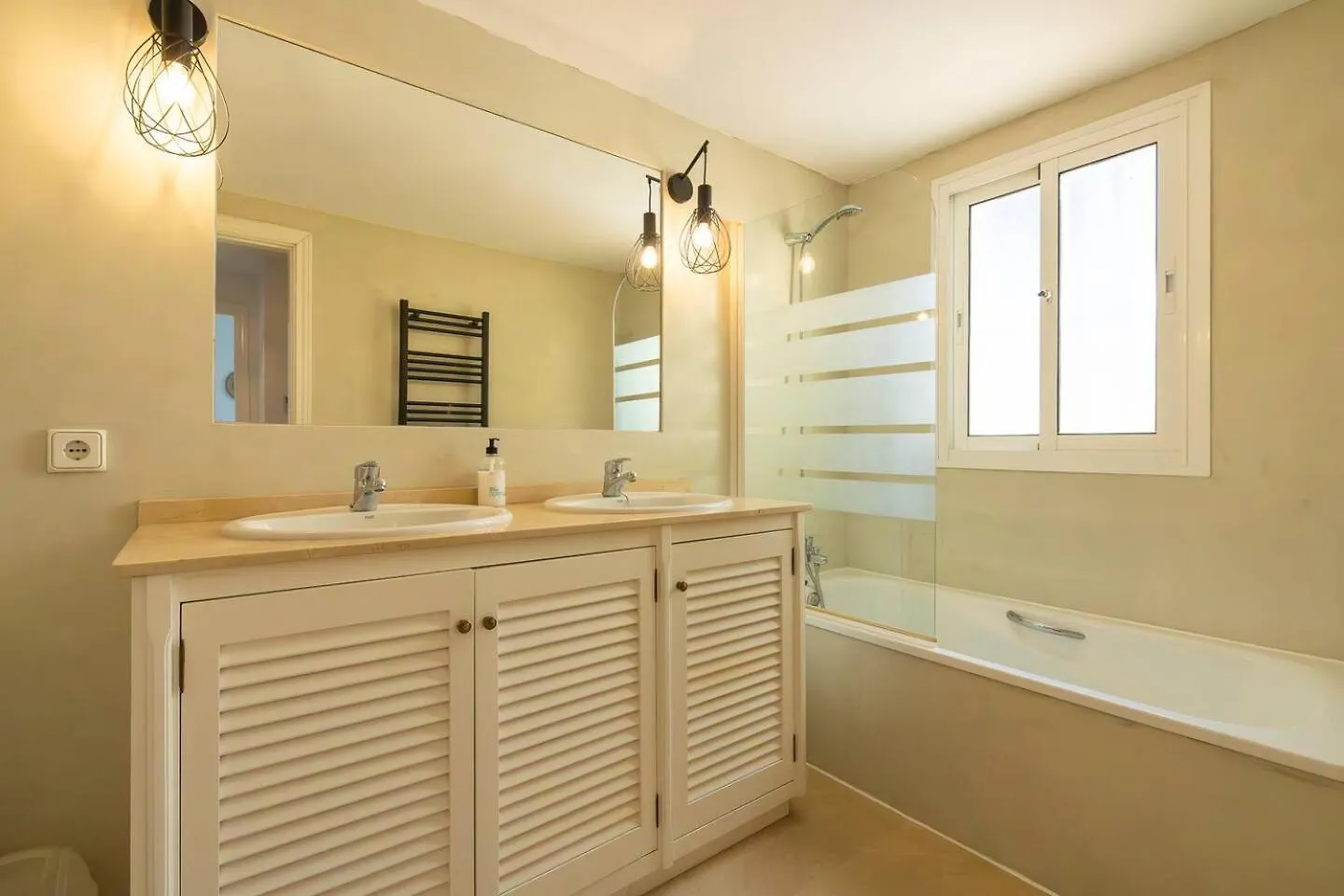 ミハス Stylish Townhouse In Riviera Del Sol-Pass The Keysヴィラ 0*,