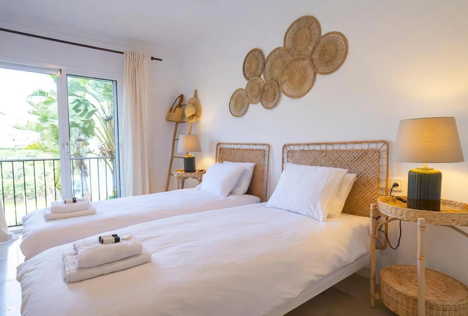 別荘 ミハス Stylish Townhouse In Riviera Del Sol-Pass The Keysヴィラ